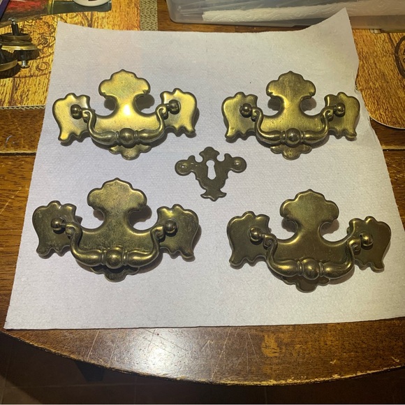 Vintage brass Drawer Handle Pulls w/screws 5 piece set - Picture 1 of 6